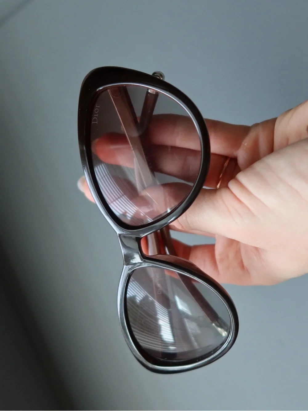 Brown Oversized Cat Eye Sunglasses with Textured Arms